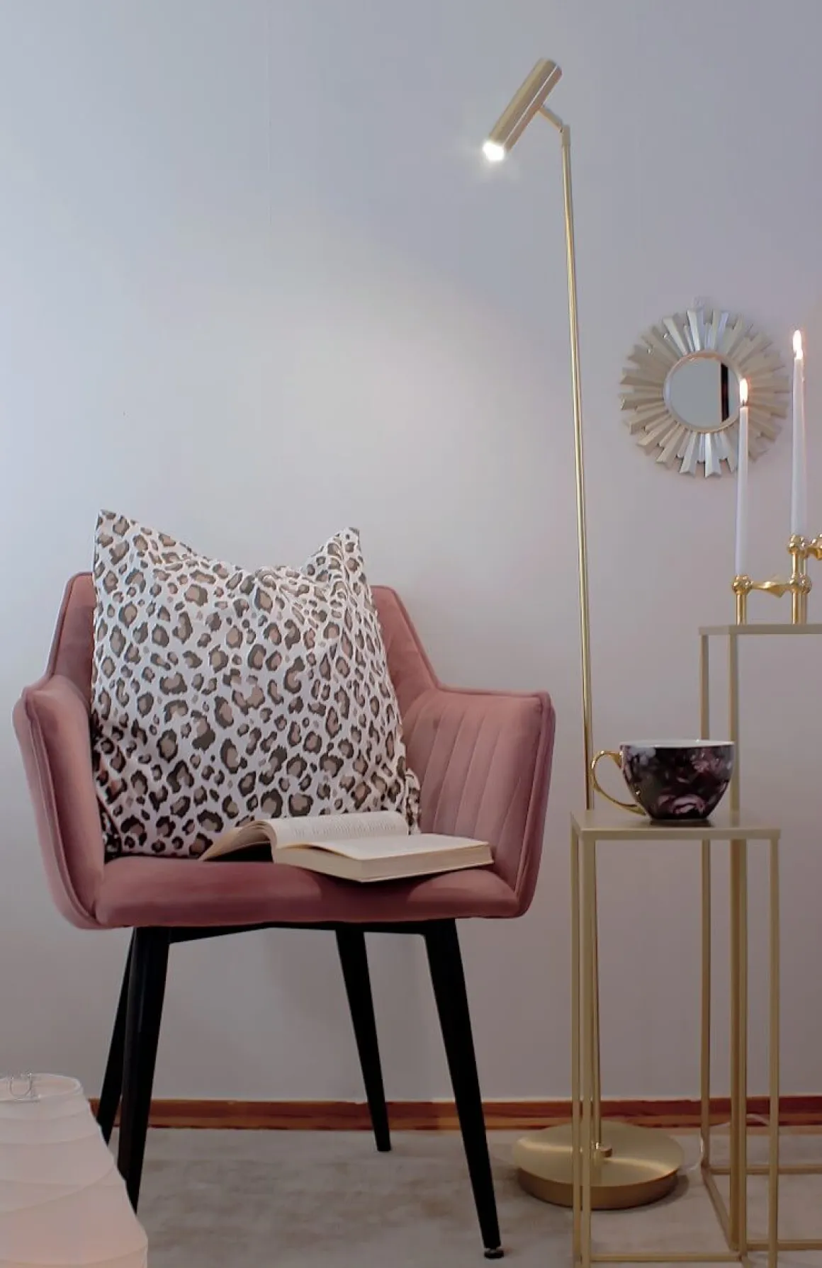 ARTIC Golvlampa Dimbar 140cm Matt Mässing