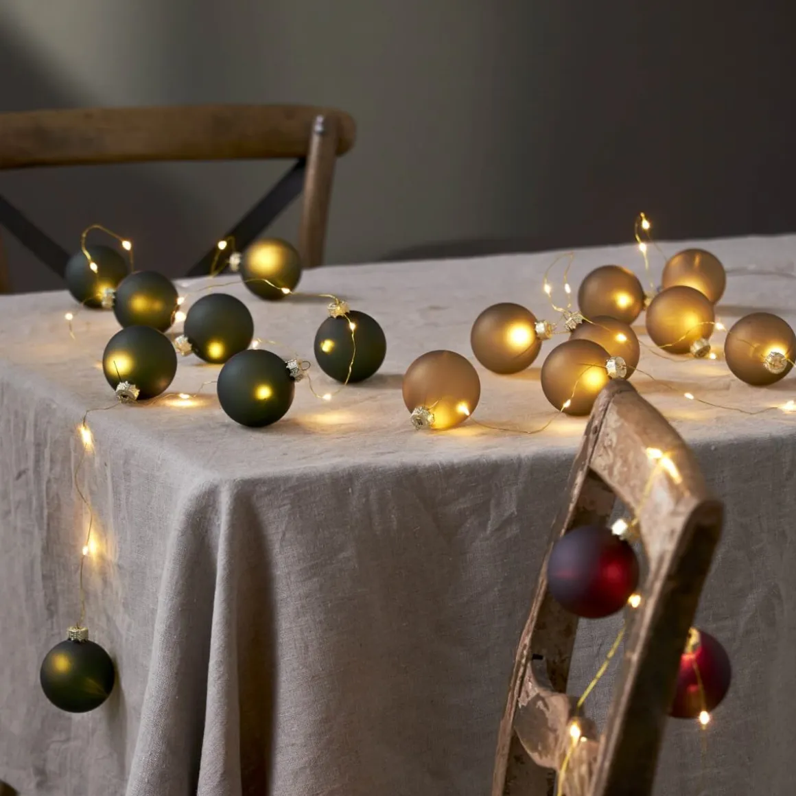 BLISS Ljusslinga Batteri 1,6m 22LED Varmvit/Guld