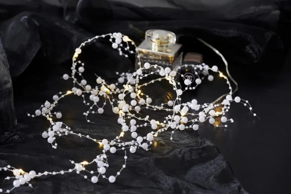 DEW DROP Ljusslinga 190cm Vit