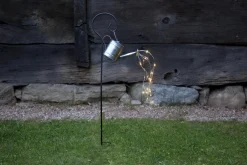 DEW DROP WATER CAN Solcellsdekoration 80cm 28LED Zink IP44