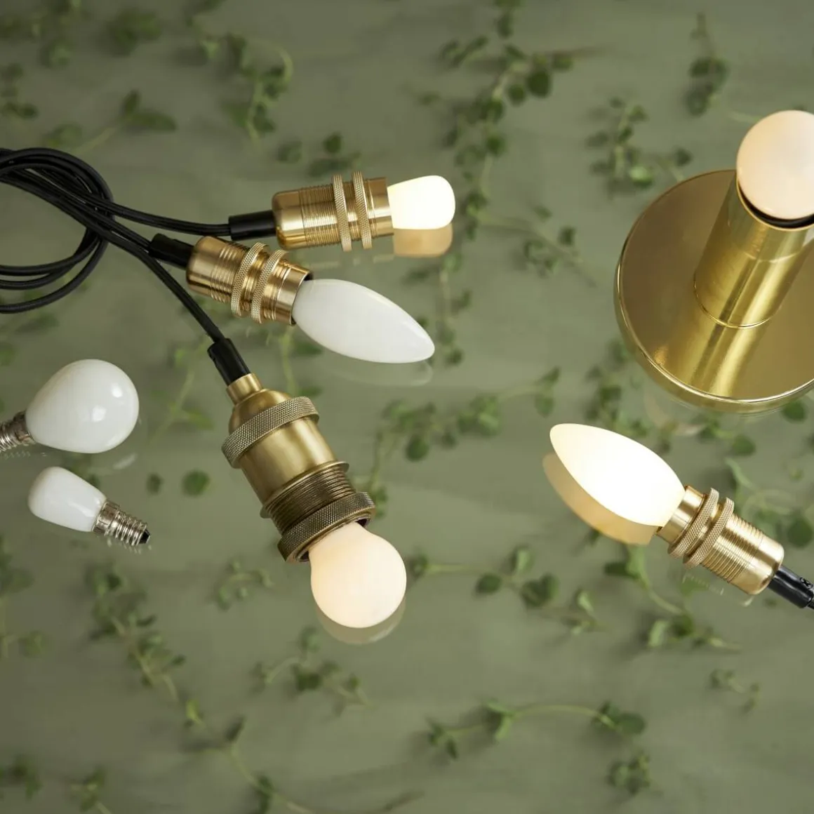 E14 Kronljus 3-Steg Dimbar Minne Opal 4W 2700K 380lm LED-Lampa