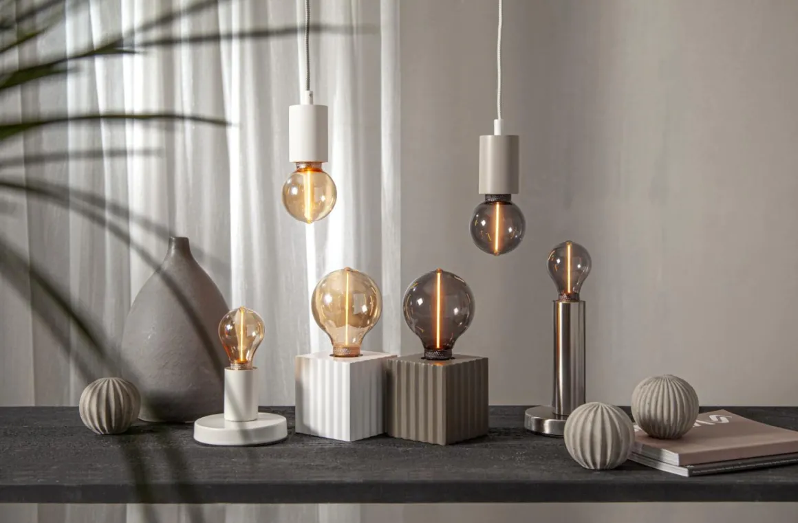 E27 Normal 3-Steg Dimbar Minne DecoLed 2W 1800K 100lm Amber