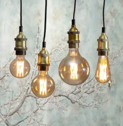 E27 Vintage Gold Navigation 3.7W 1800K 240lm LED-Lampa