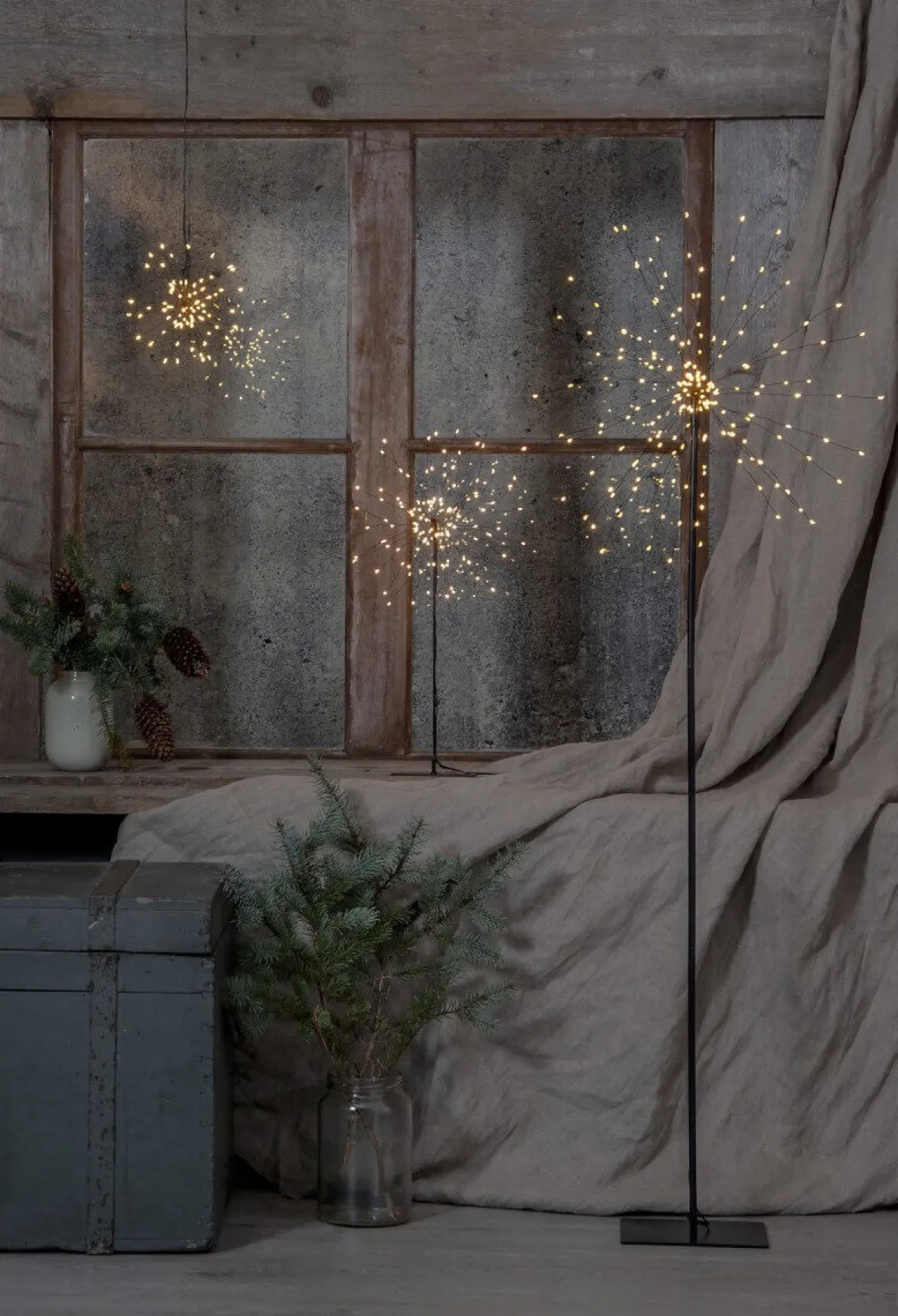 FIREWORK Hängande dekoration 16cm 80LED Svart