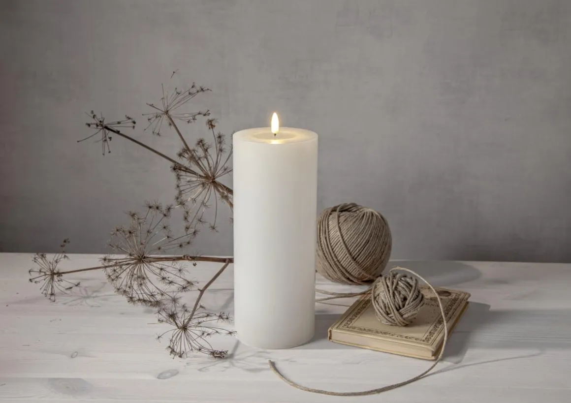 FLAMME FLOW BIG Blockljus Batteri 27,5cm Vit