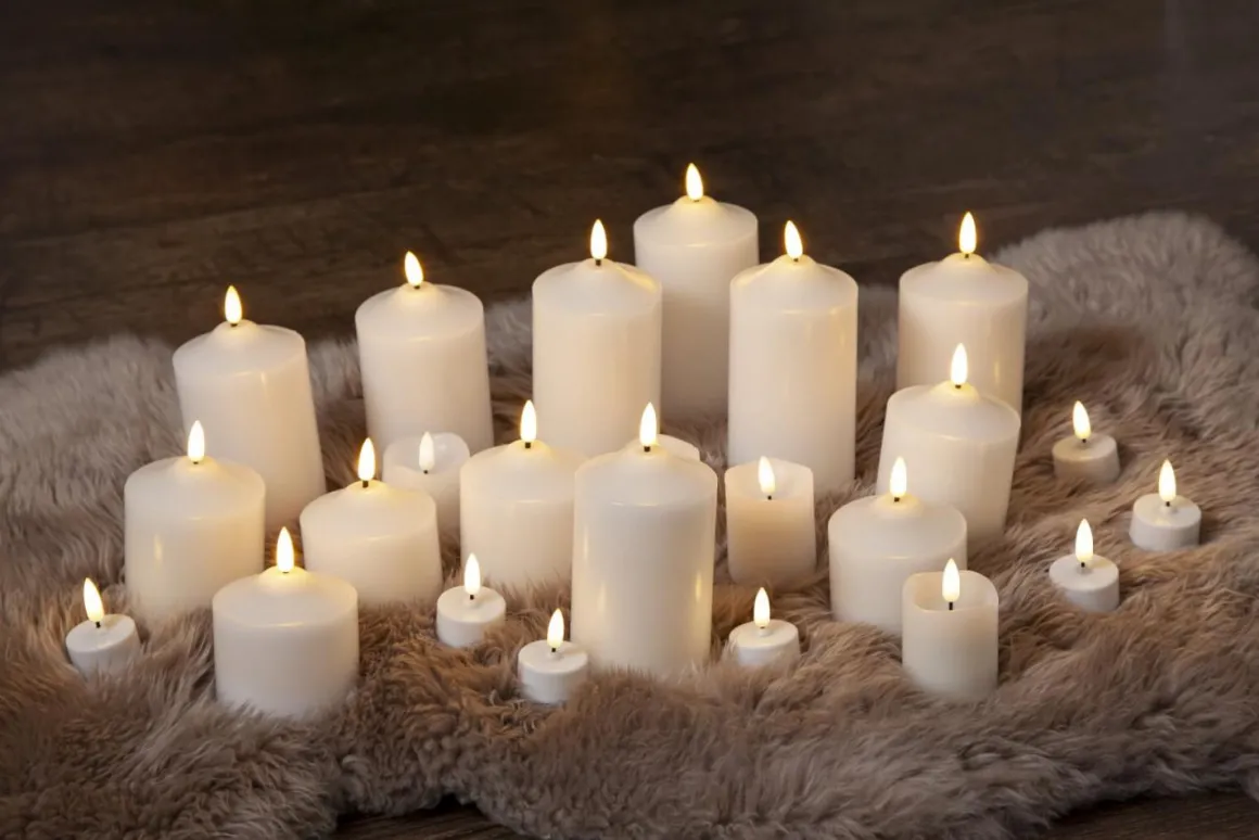 FLAMME LED-Blockljus 17cm Vit Vax