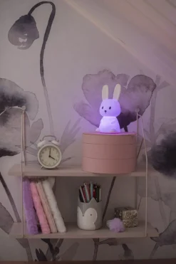 FUNCTIONAL LED-Nattlampa Kanin Batteri 20cm Vit