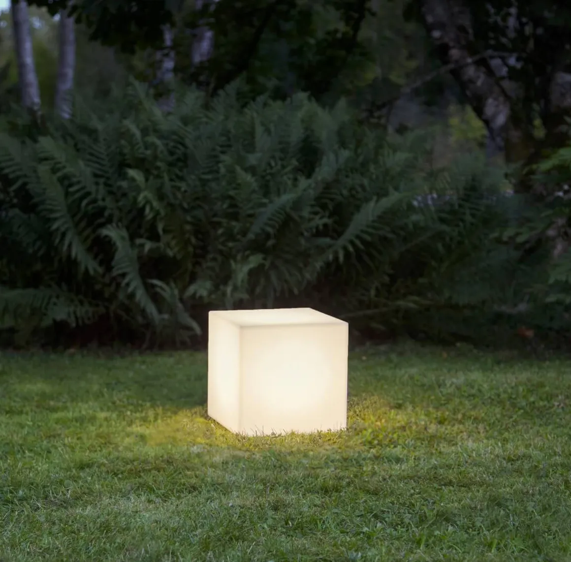 GARDENLIGHT Utedekoration Kub 30,5cm Vit IP65