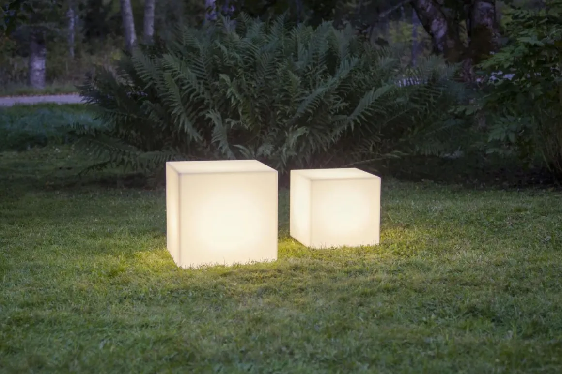 GARDENLIGHT Utedekoration Kub 30,5cm Vit IP65