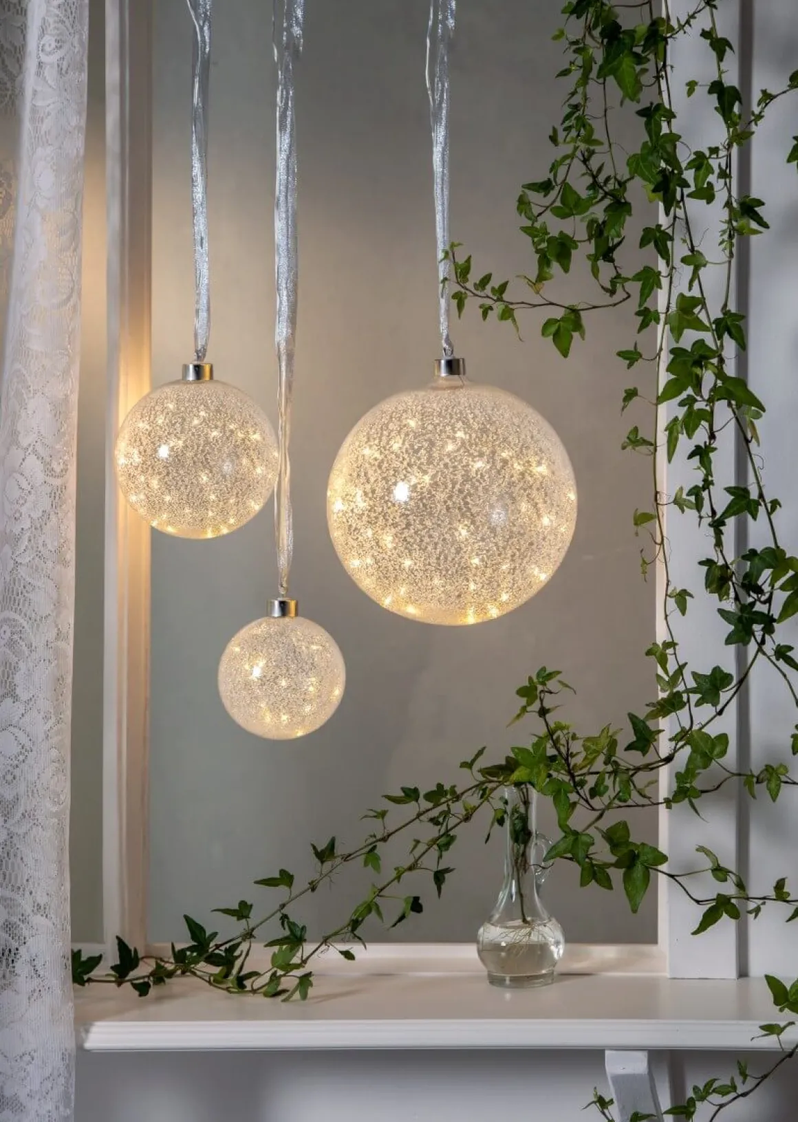 GLOW SNOW Glaskula 30L 15cm Frostad