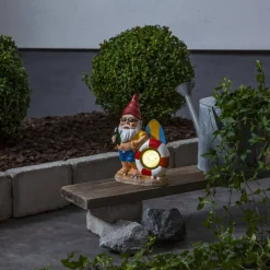 GNOMY Surfare Solcellsdekoration 23cm Flerfärgad