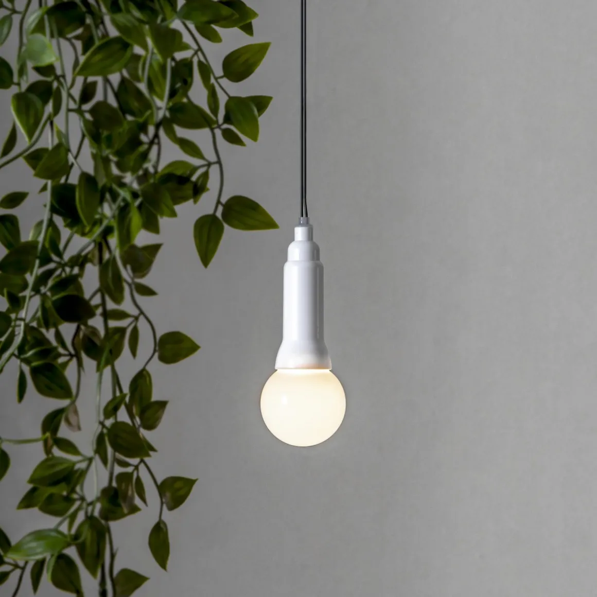 LIGHTY Lampupphäng Utomhus 750cm Svart/Vit