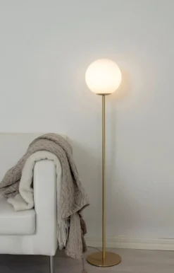 MOLEKYL Golvlampa 130cm Matt Mässing/Opalvit