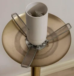 MOLEKYL Golvlampa 130cm Matt Mässing/Opalvit