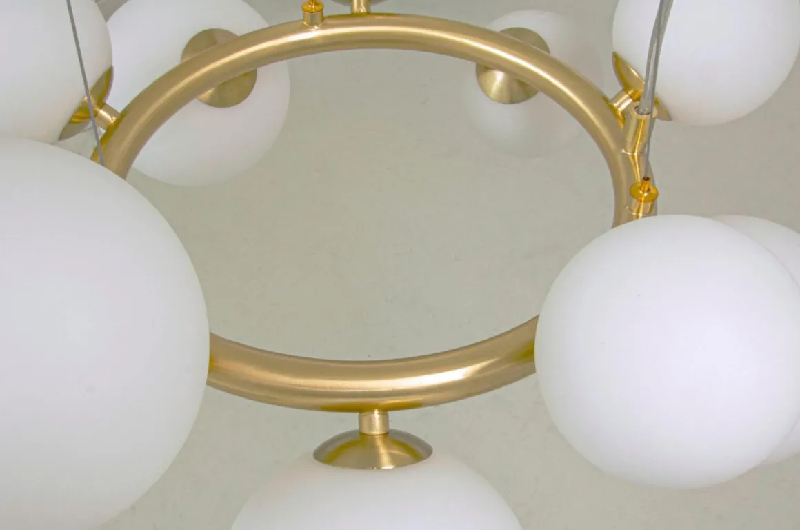 MOLEKYL Taklampa Rund 50cm Matt Mässing/Opalvit