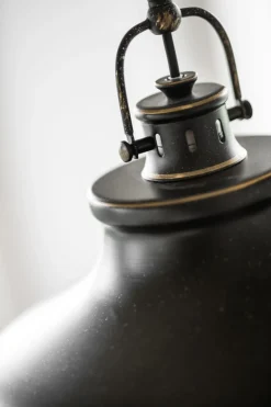 NEW HAVEN Takpendel 37cm Antiksvart/Guld