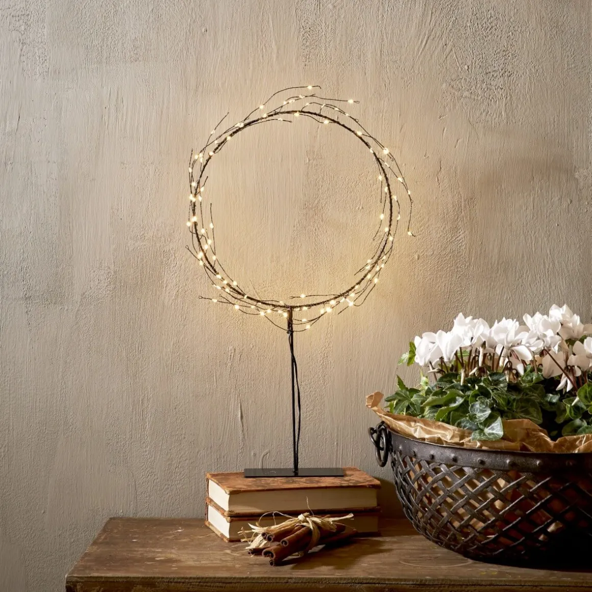 NIKE Krans 45cm 95LED Svart