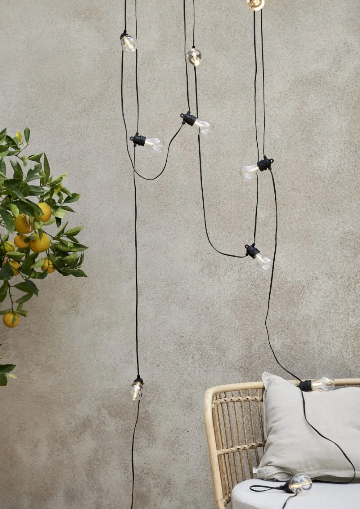 SELECTA Ljusslinga 13,6m 18LED Varmvit/Svart