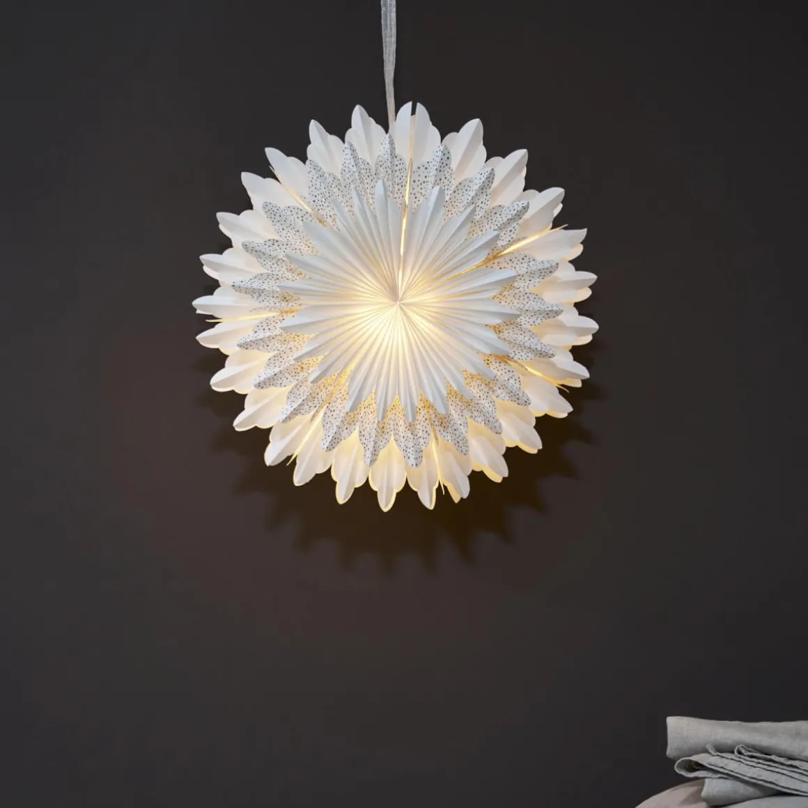 SNOW Pappersstjärna 50cm Vit/Guldprickar