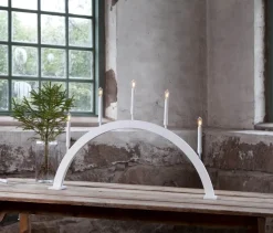 STORM BÅGE Träljusstake 89cm Vit