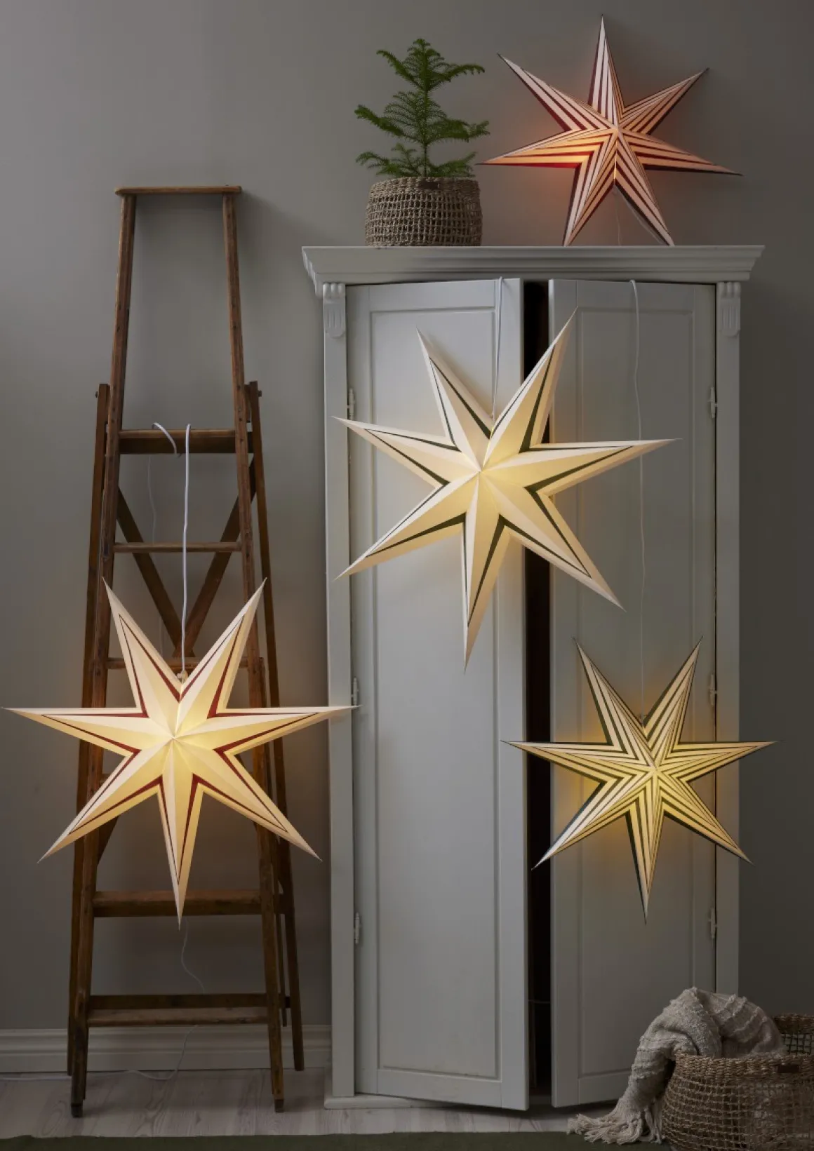 STRIPE Pappersstjärna 77cm Röd/Vit