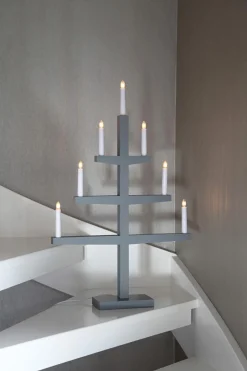 Tripp Ljusstake 7L 77cm Grå