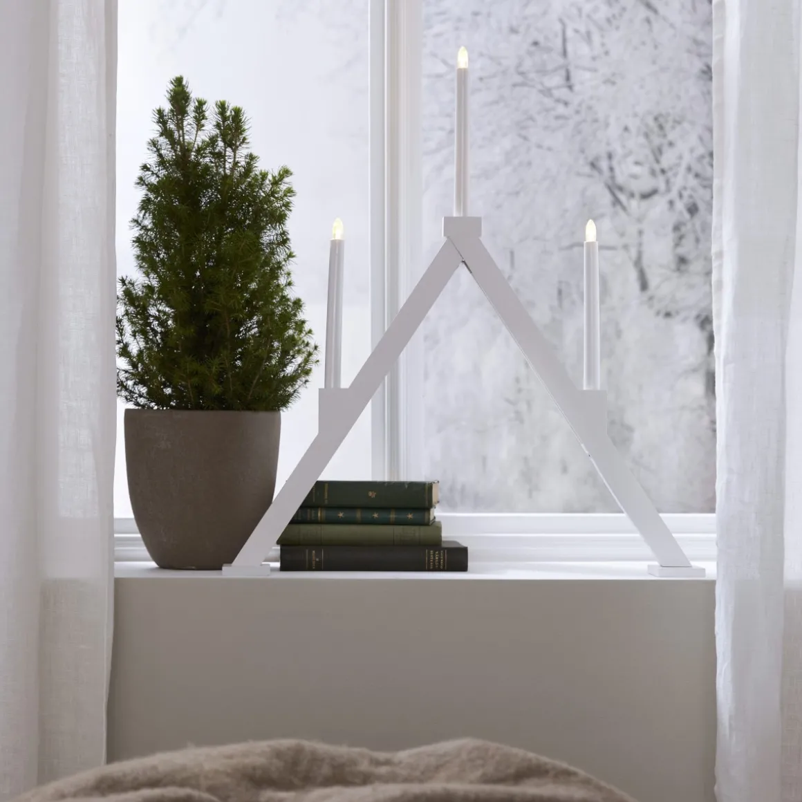 VIKA Ljusstake Batteri 64cm LED Vit